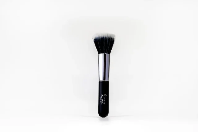 SPECIAL POWDER BRUSH – ČOPIČ ZA NANOS MINERALNEGA PUDRA